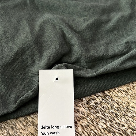 Lululemon Delta Long Sleeve *Sun Wash - Picture 9 of 10